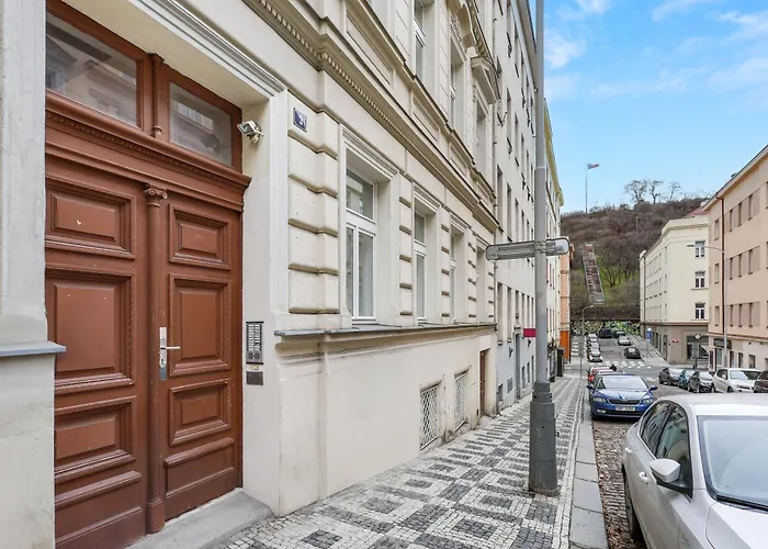 Cozy Stay Near City Center - Zizkov